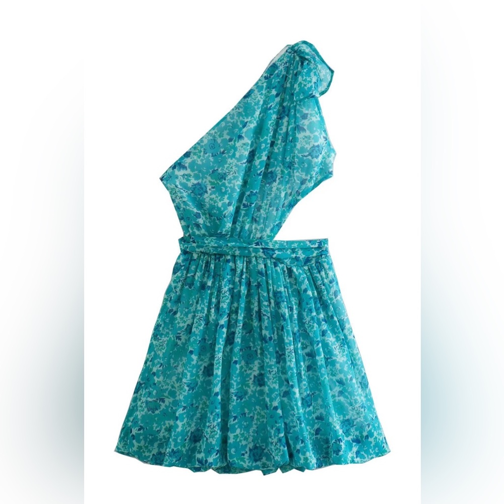 Goodnight Macaroon 'Kayla' One-Shoulder Cutout Short Dress. Turquoise. Medium